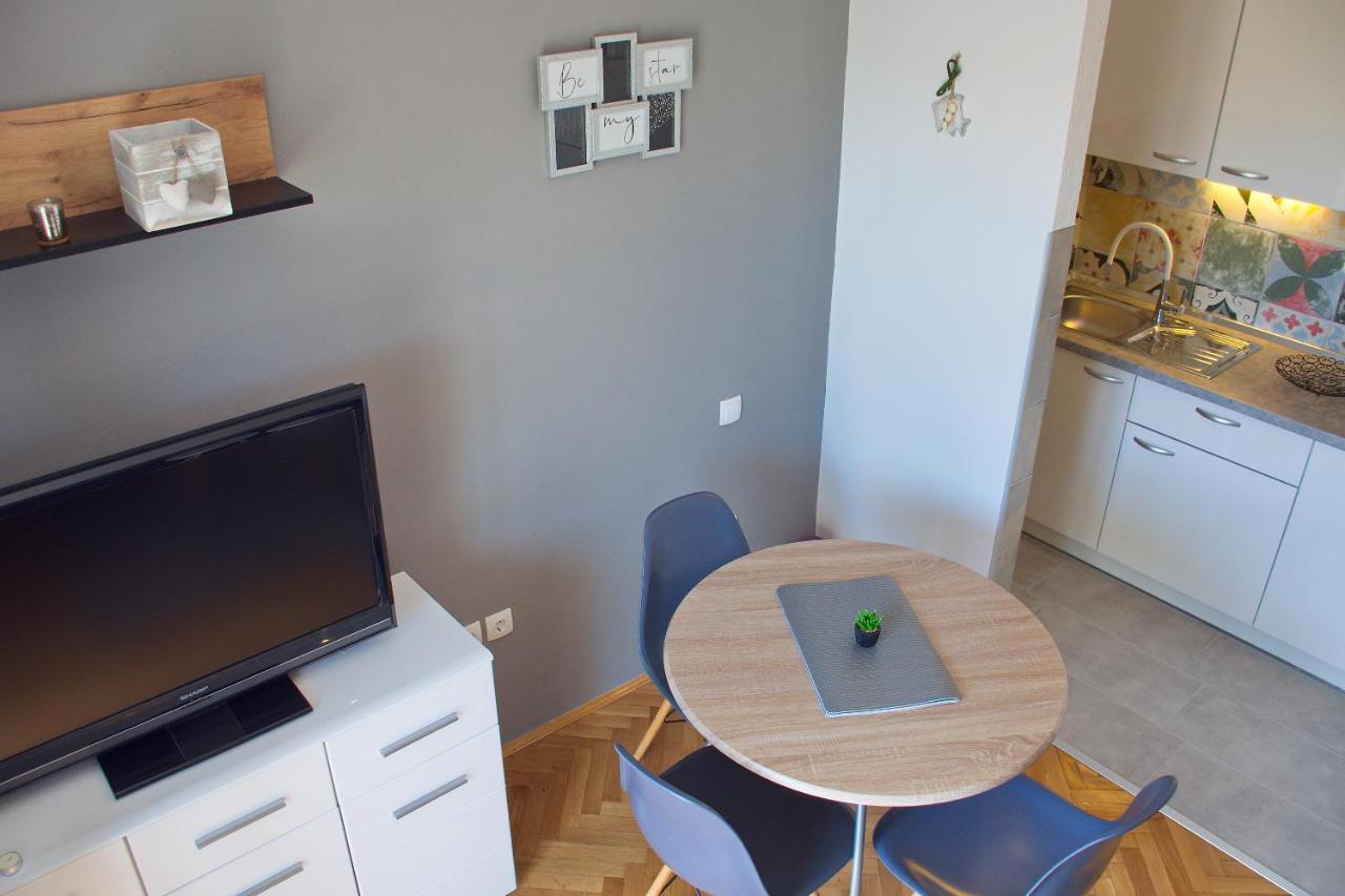 Apartments Mike Novalja Εξωτερικό φωτογραφία