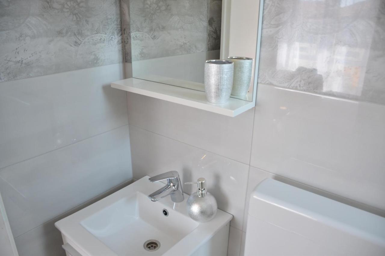 Apartments Mike Novalja Εξωτερικό φωτογραφία