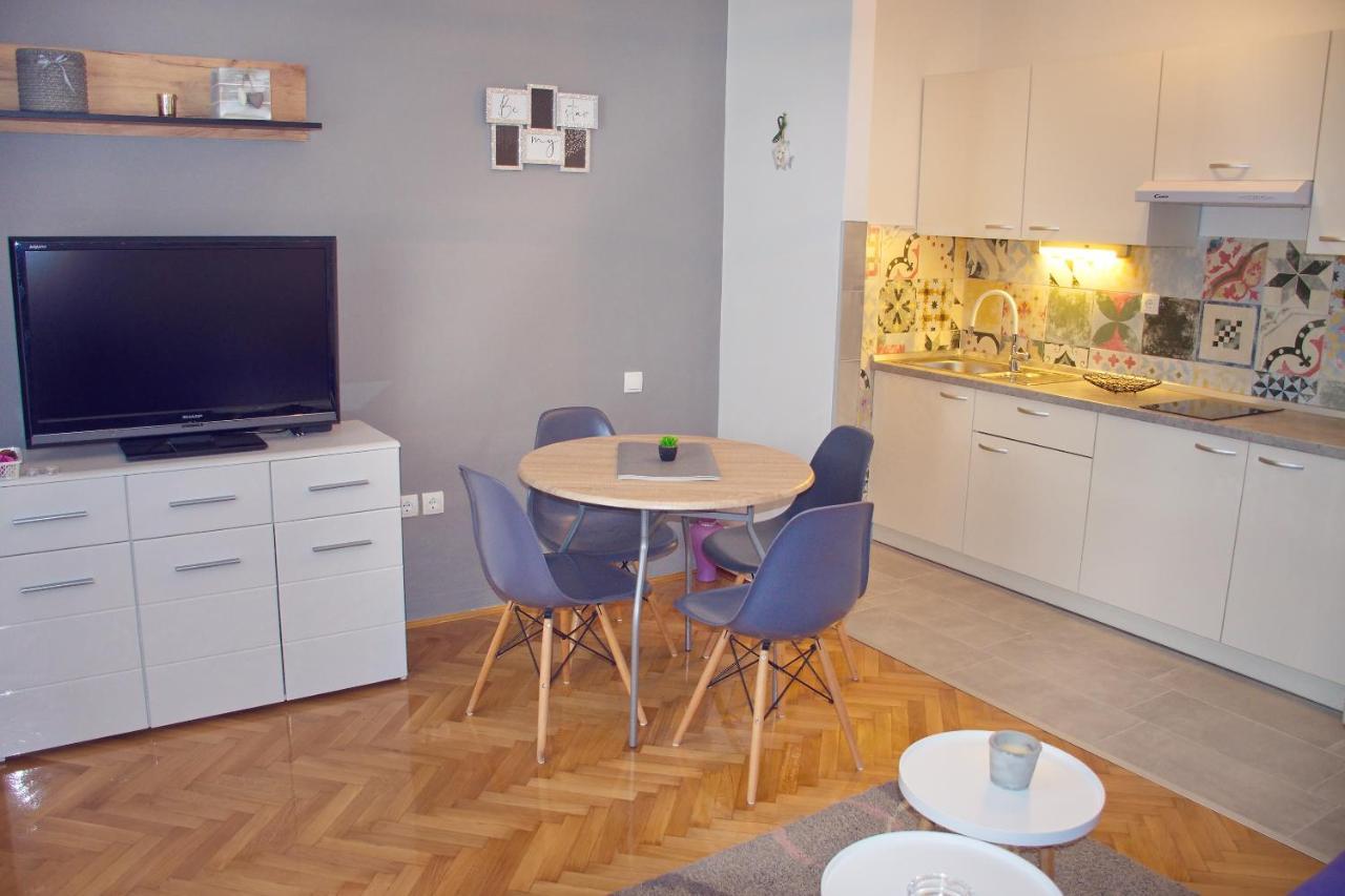 Apartments Mike Novalja Εξωτερικό φωτογραφία